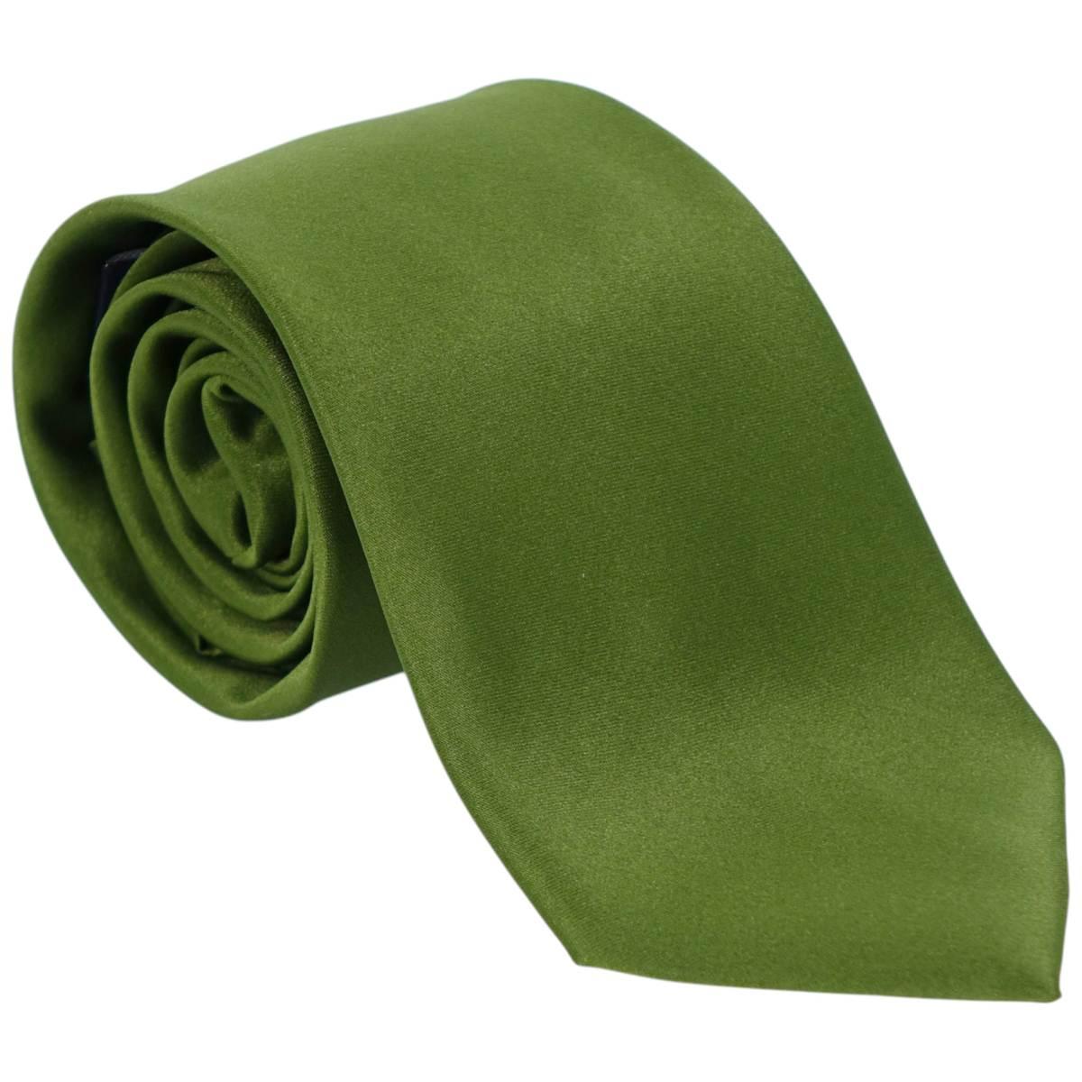 Cravatta classica uomo tinta unita liscia raso tonalità del verde