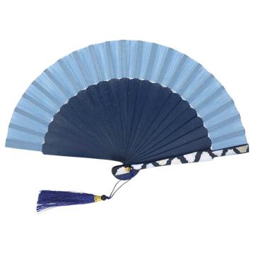 Ventaglio bicolore azzurro e blu con dettaglio laterale e nappina decorativa d.27 cm