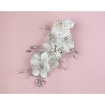 Becchi fiori in tessuto con perle linea wedding